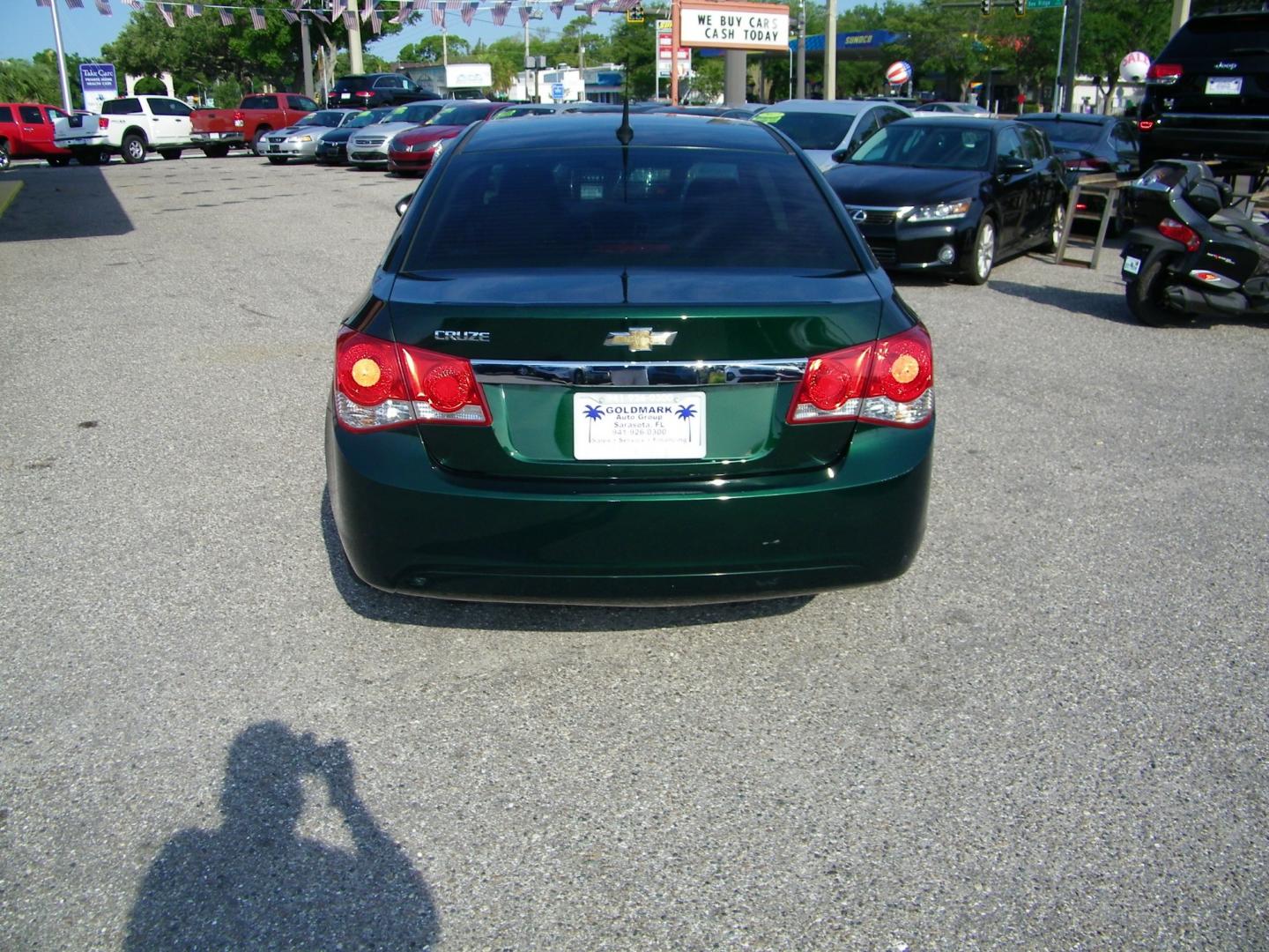 2014 GREEN /Beige Chevrolet Cruze LS (1G1PA5SH4E7) with an 1.8L L4 DOHC 16V FFV engine, 6-Speed Automatic transmission, located at 4000 Bee Ridge Road, Sarasota, FL, 34233, (941) 926-0300, 27.298664, -82.489151 - Photo#4